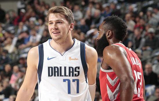 篮板保护闻 篮板保护闻